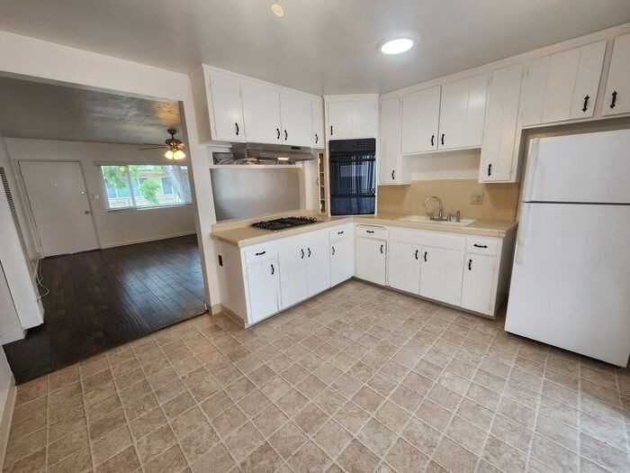 4436 Rosebud Ln #D - Photo 4 of 15