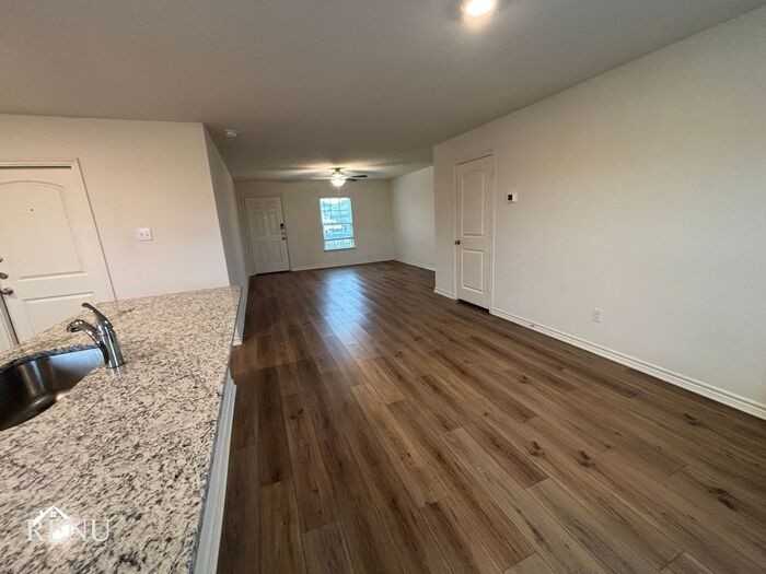 132 Stratton Ln - Photo 7 of 27