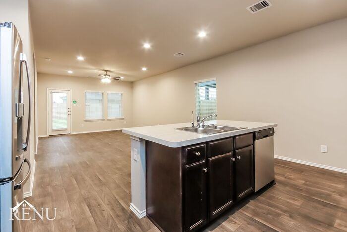 2407 Heeney Park Ln - Photo 4 of 20