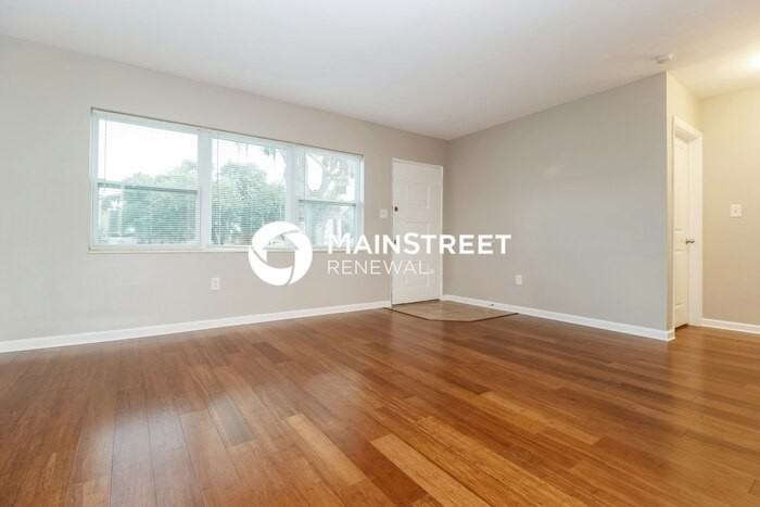 723 Sunset Dr - Photo 4 of 16