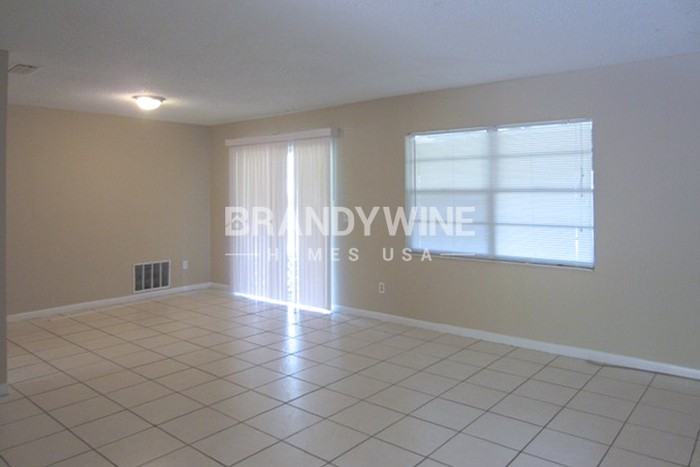 6433 Sardina Blvd - Photo 3 of 20