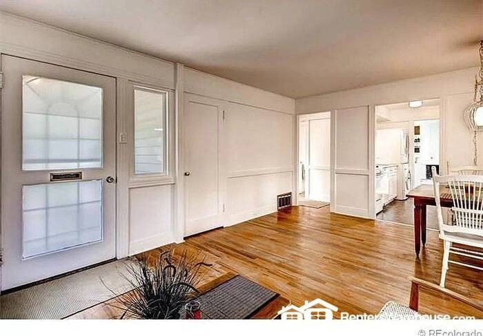 3030 S Bellaire St - Photo 4 of 20