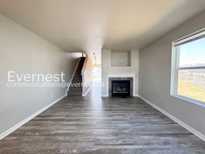 2040 Oakcrest Cir - Photo 4 of 16