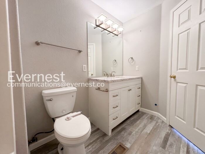 2040 Oakcrest Cir - Photo 6 of 16