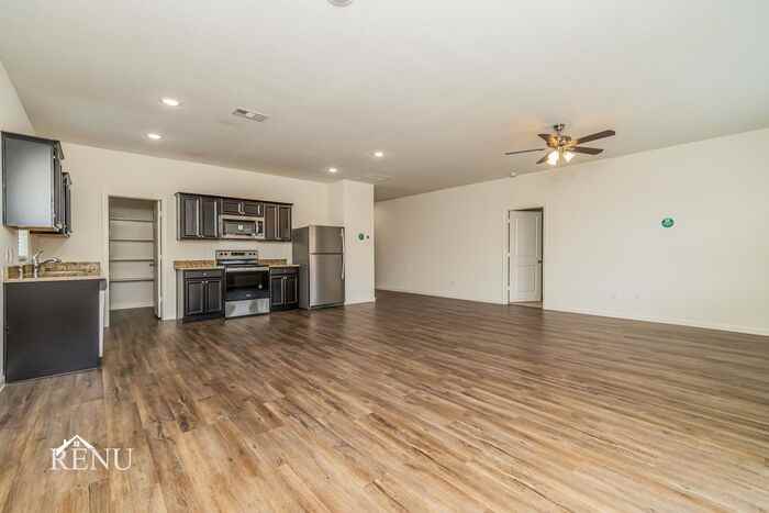 575 London Dr - Photo 6 of 38