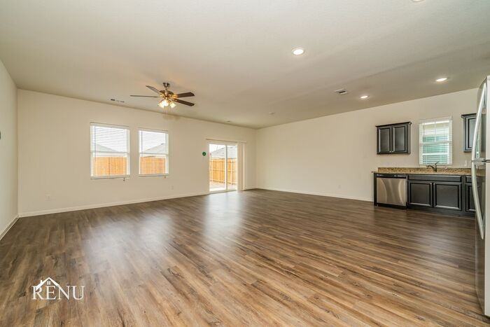 575 London Dr - Photo 7 of 38