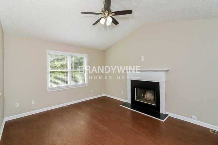 147 Wesley Mill Dr - Photo 4 of 21