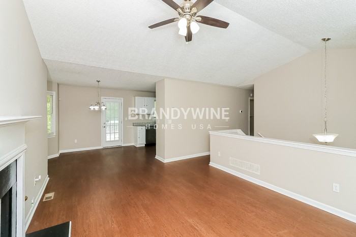 147 Wesley Mill Dr - Photo 5 of 21