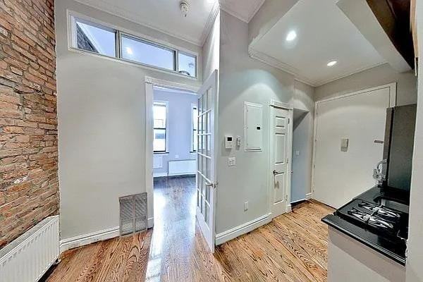 E 1st St #1F - Photo 3 of 8