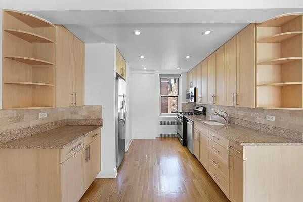 Park Ave #16H - Photo 2 of 11