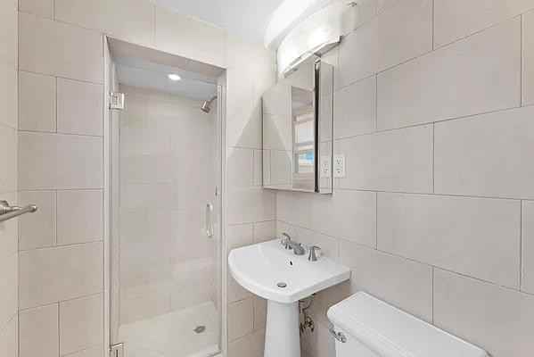 Park Ave #16H - Photo 7 of 11