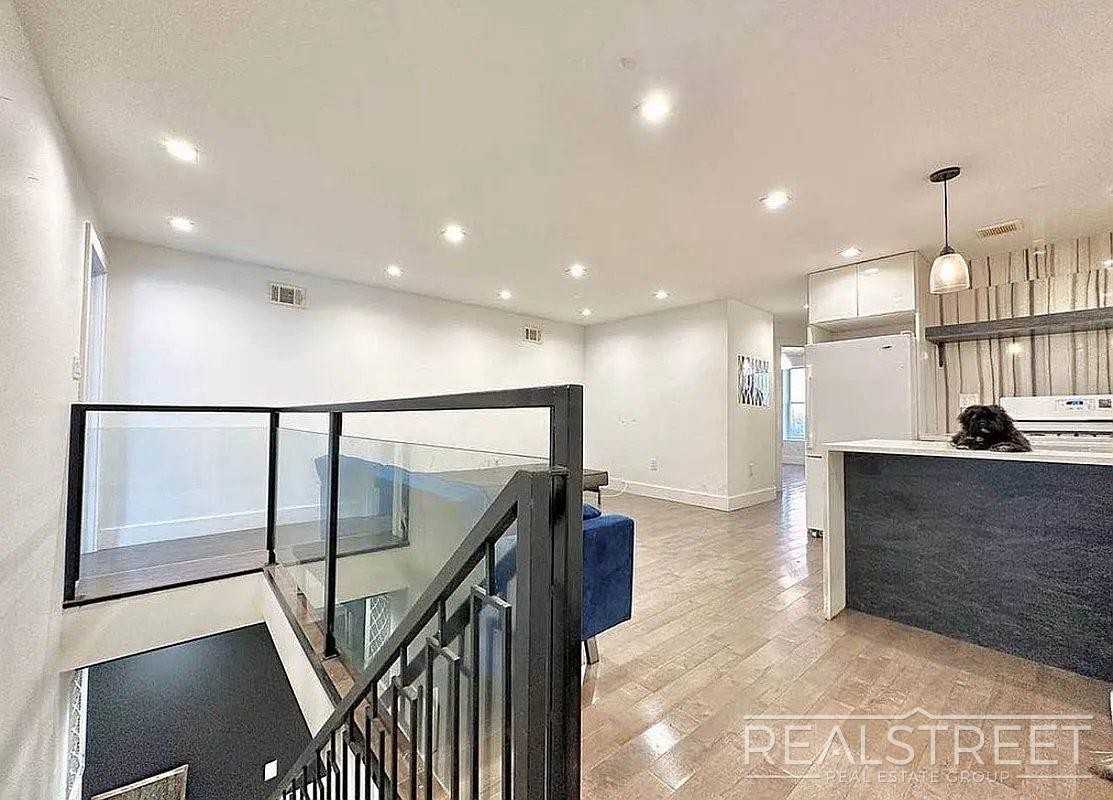 143 Patchen Ave #1A - Photo 7 of 18