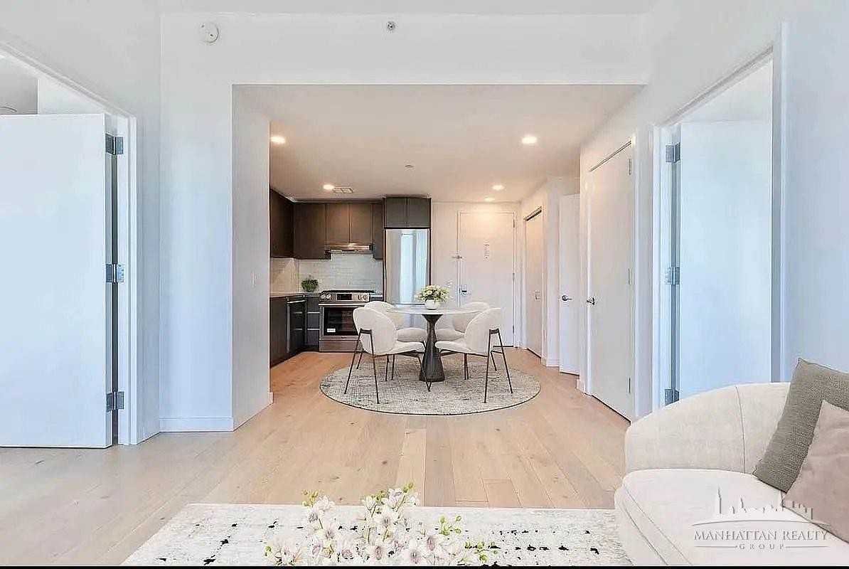 Northern Blvd #9T - Photo 3 of 11