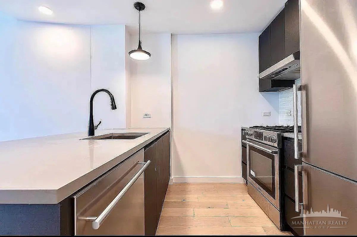 Northern Blvd #7W - Photo 2 of 9