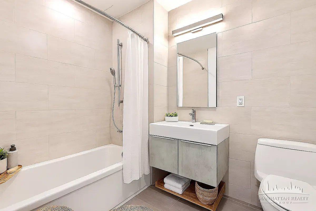 Northern Blvd #7W - Photo 4 of 9