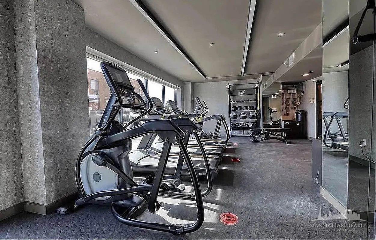 Northern Blvd #7W - Photo 7 of 9