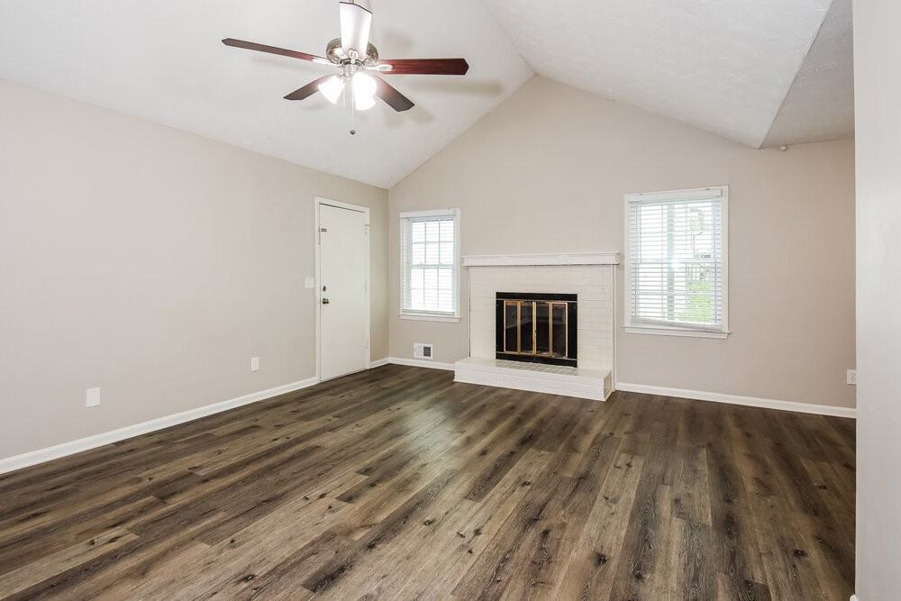 1471 Daniel Ln - Photo 4 of 17