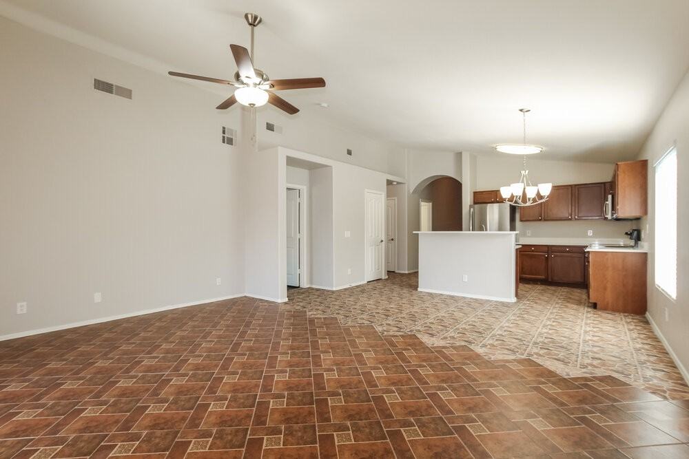 5824 S 27th Dr - Photo 4 of 16