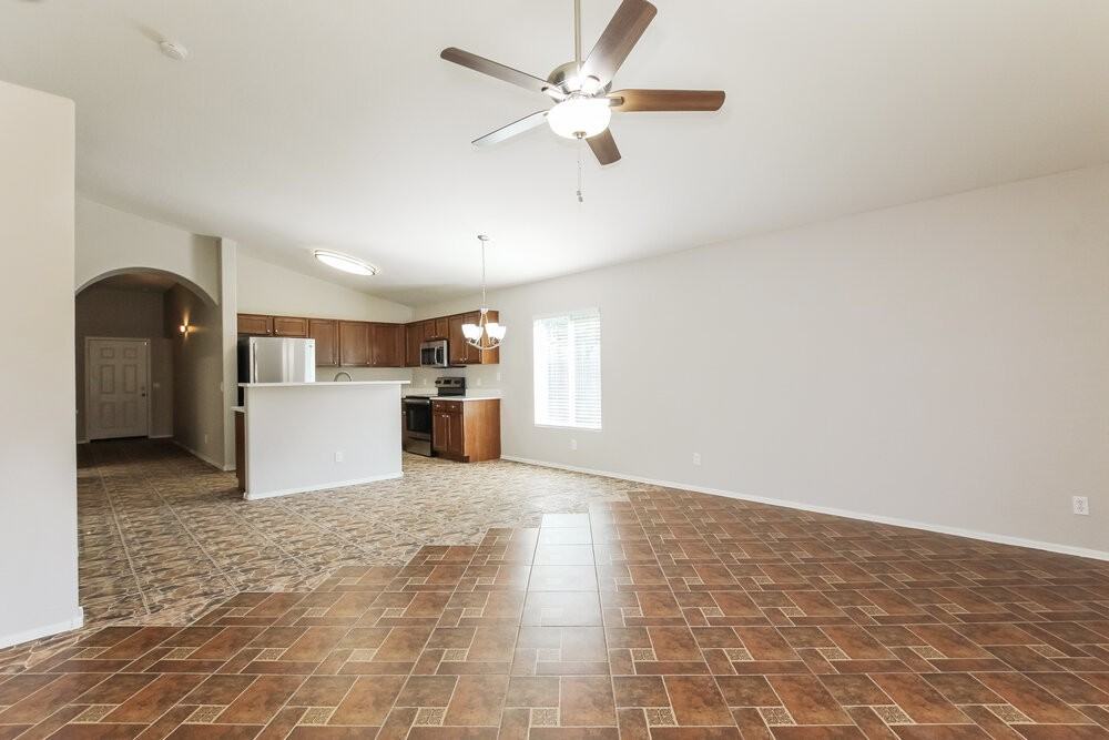 5824 S 27th Dr - Photo 5 of 16