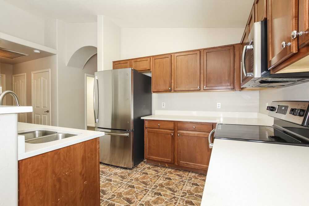 5824 S 27th Dr - Photo 6 of 16