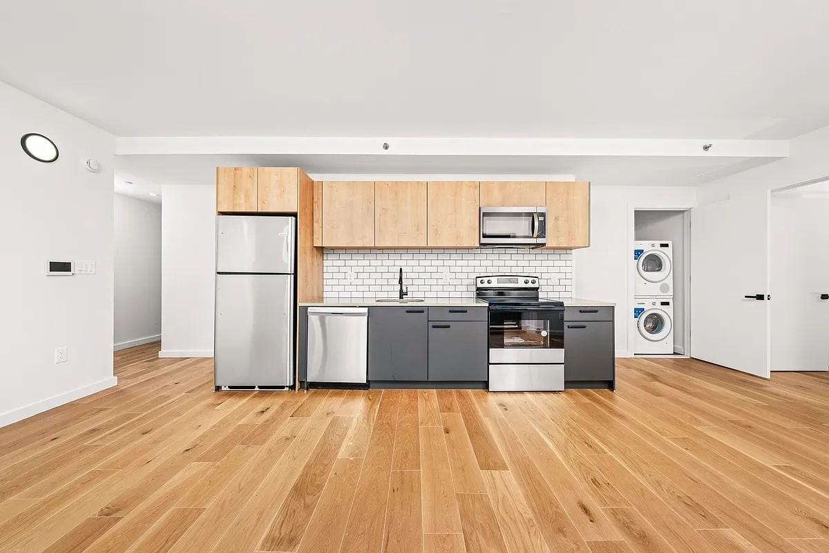 336 E 112th St #710 - Photo 4 of 9