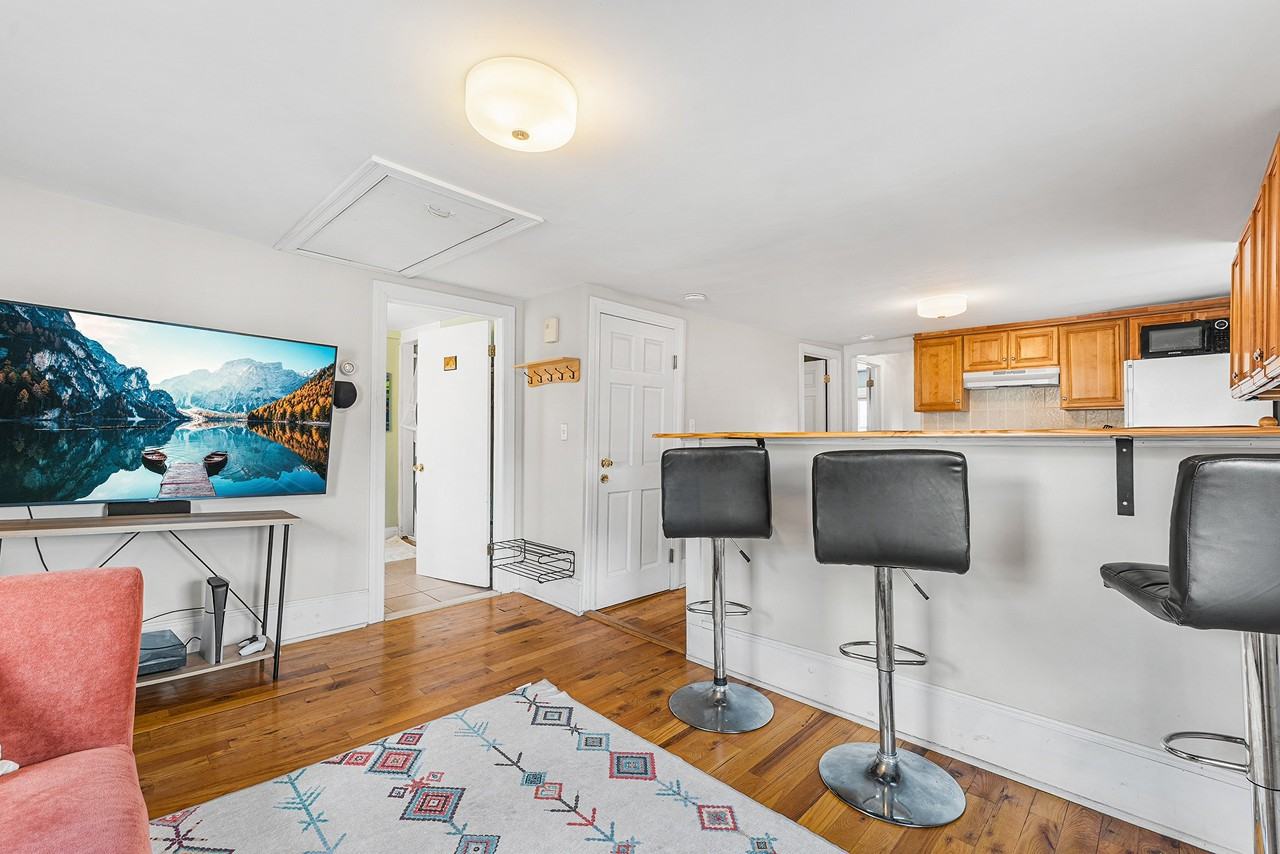 42 Jefferson St - Photo 2 of 11