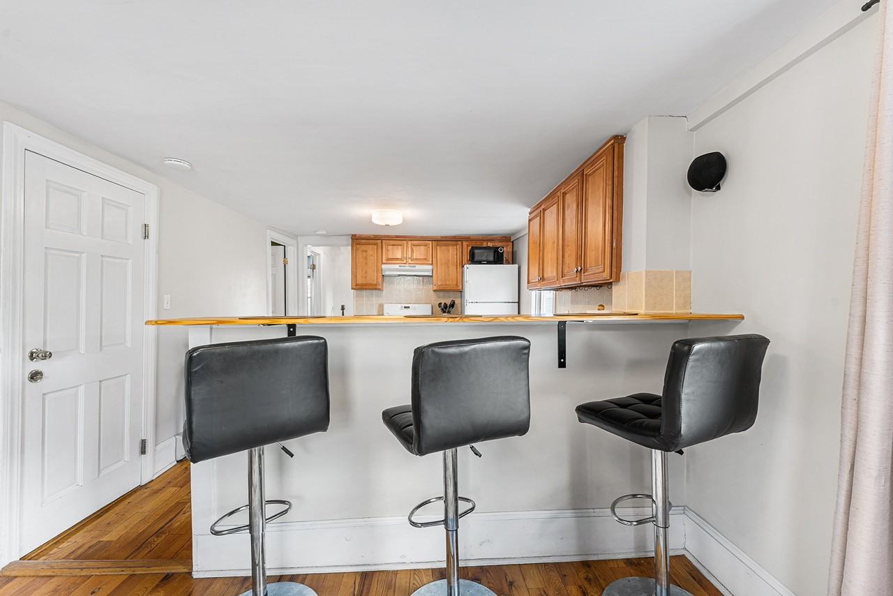 42 Jefferson St - Photo 3 of 11