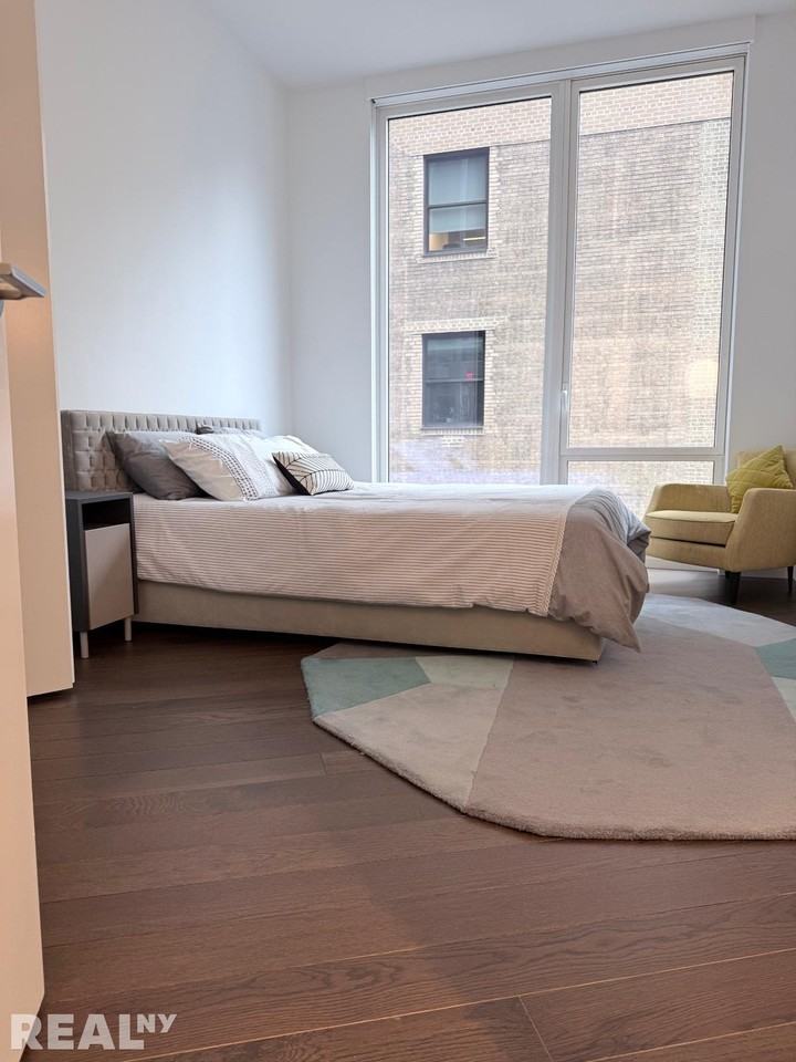 E 44th St #35E - Photo 3 of 7