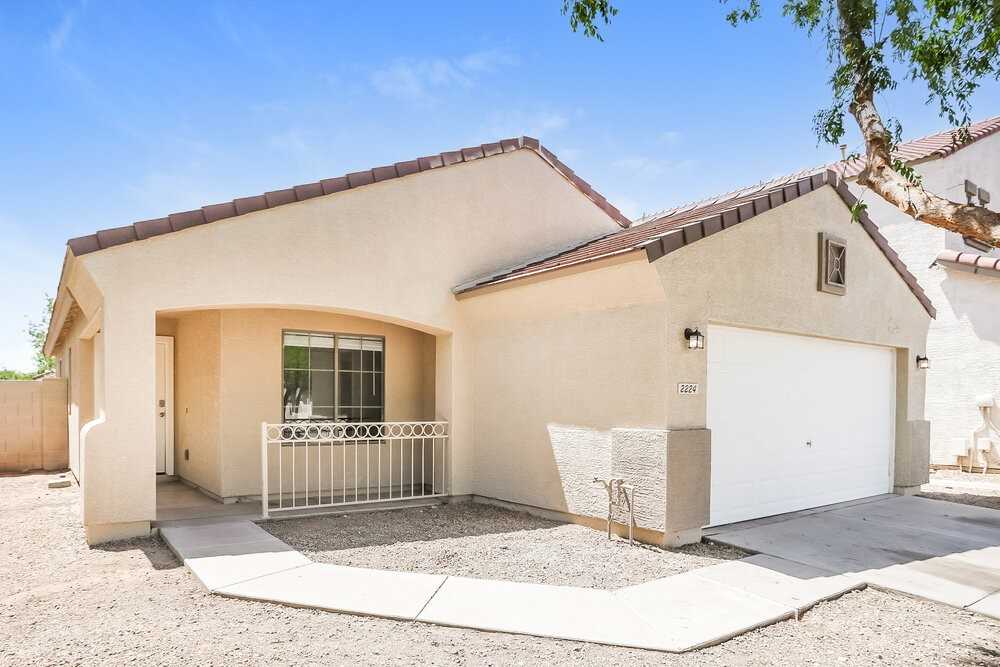 2224 S 83rd Ln - Photo 3 of 16