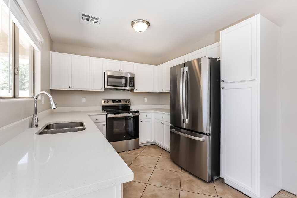 2224 S 83rd Ln - Photo 7 of 16