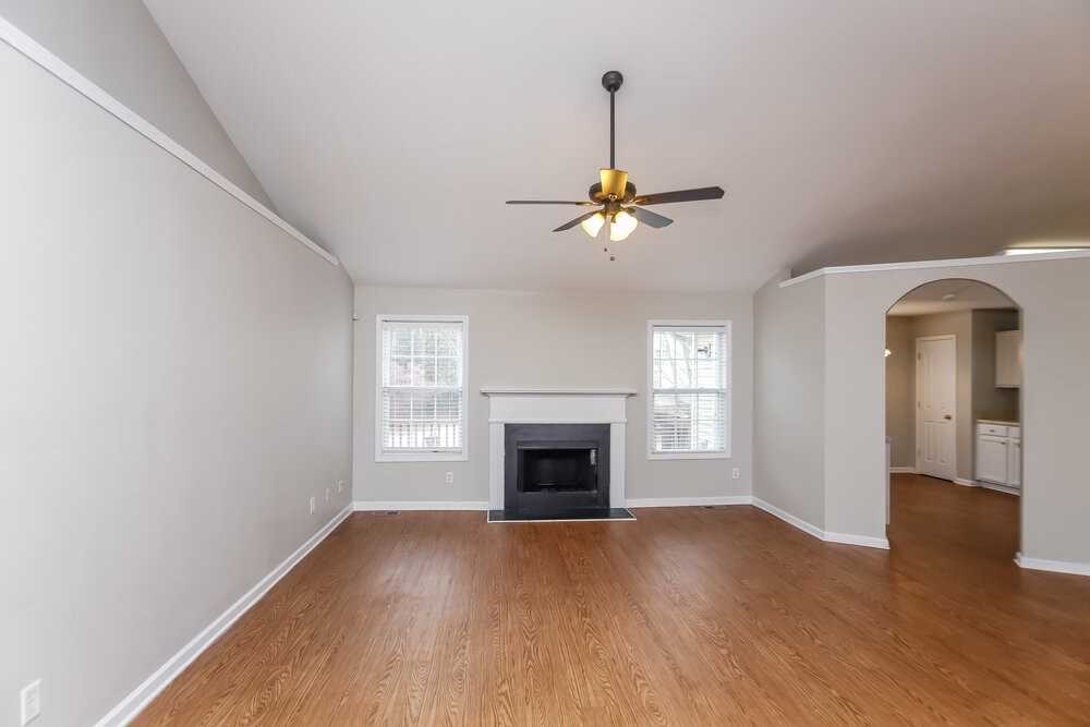 6621 Killington Ct - Photo 4 of 17