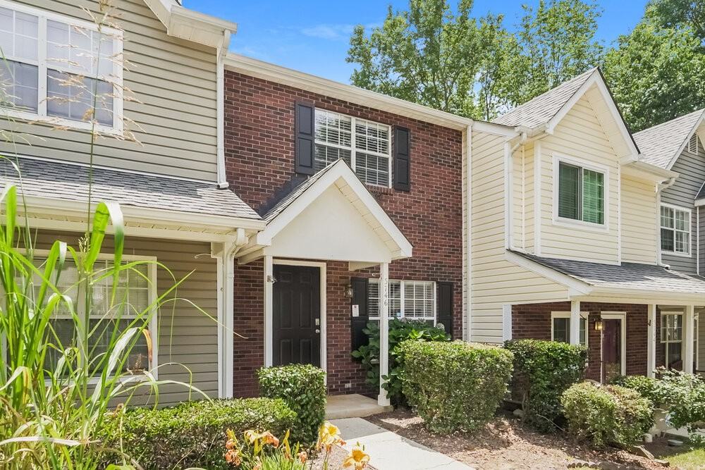 5746 Prescott Ct - Photo 4 of 17