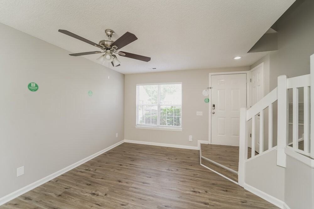 5746 Prescott Ct - Photo 6 of 17