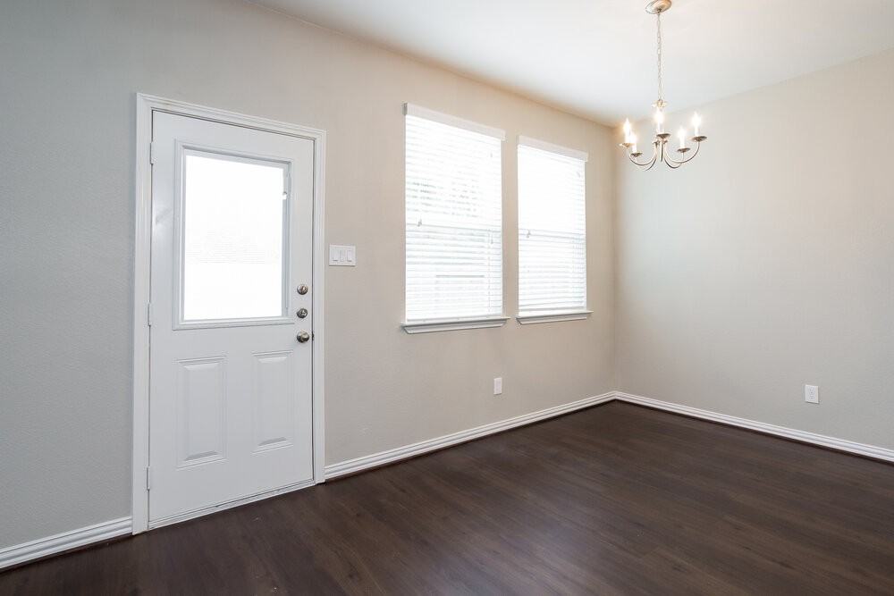 2802 Mesquite Ridge Dr - Photo 5 of 15