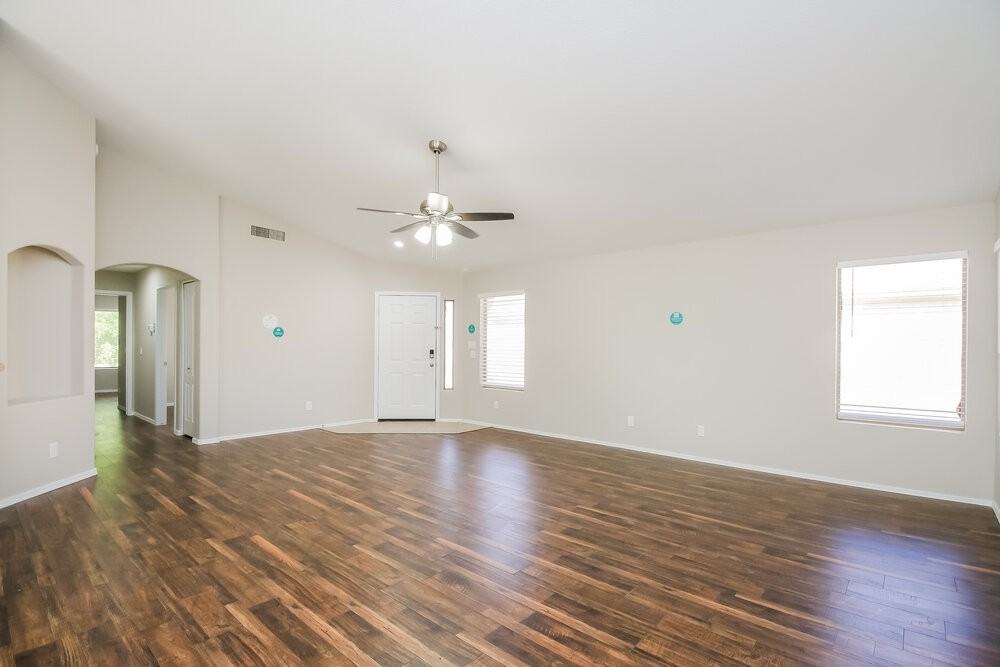 10912 E Dragoon Ave - Photo 3 of 16