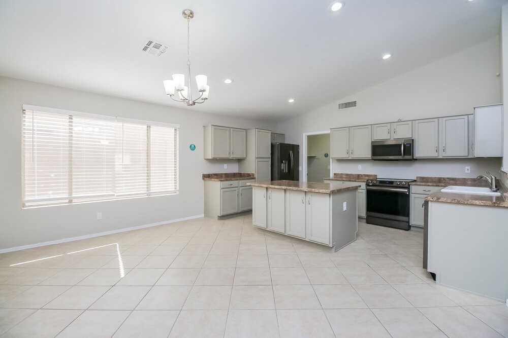 10912 E Dragoon Ave - Photo 6 of 16