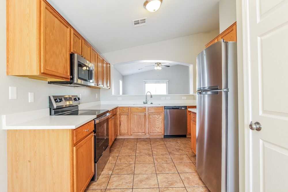 1840 S 106th Ln - Photo 6 of 16