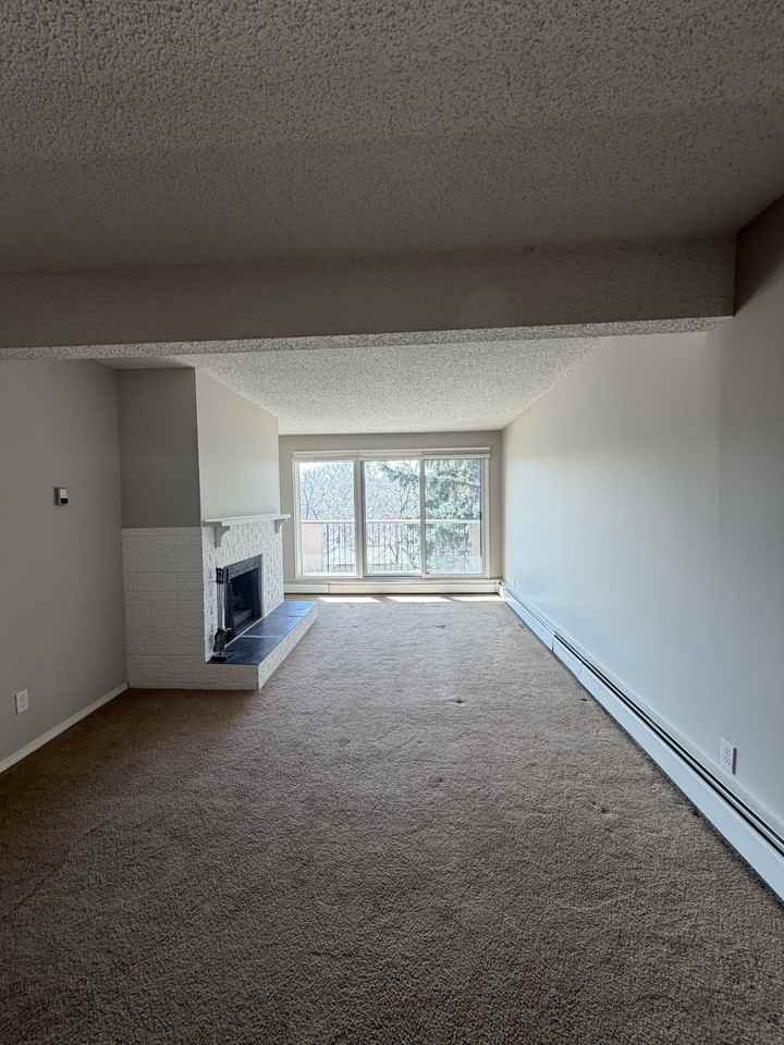 2419 16 St Sw - Photo 4 of 14