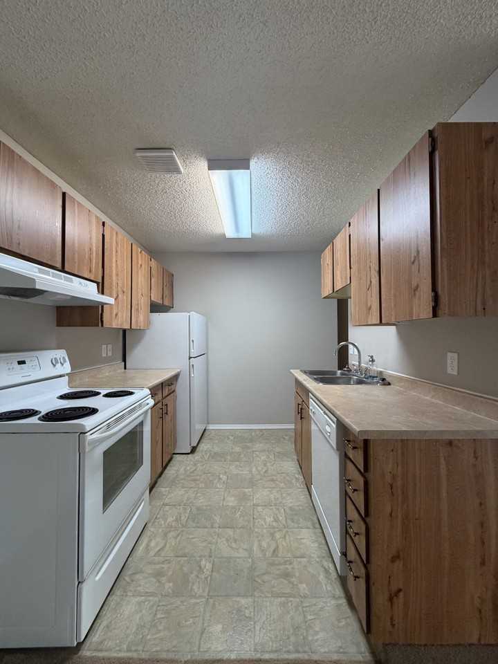 2419 16 St Sw - Photo 5 of 14