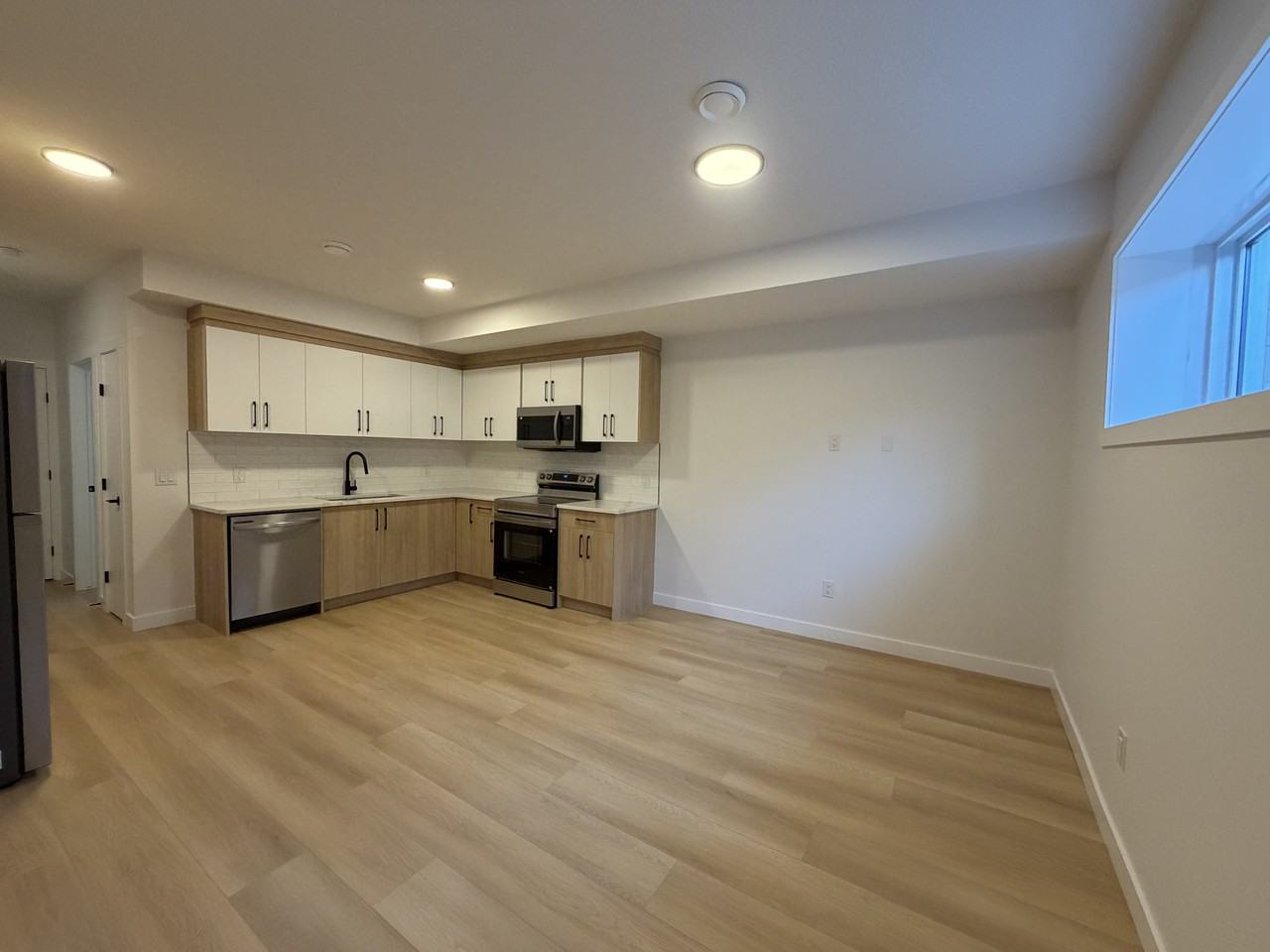 Renfrew 8 - Basement Suite - Photo 7 of 14