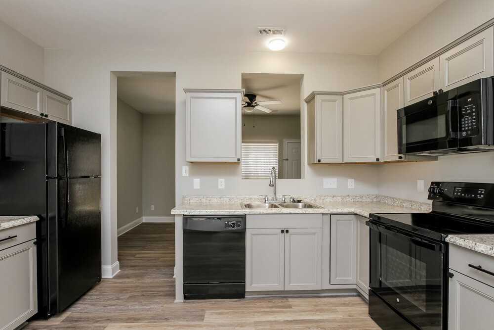 7728 Royal Park Ln - Photo 6 of 17