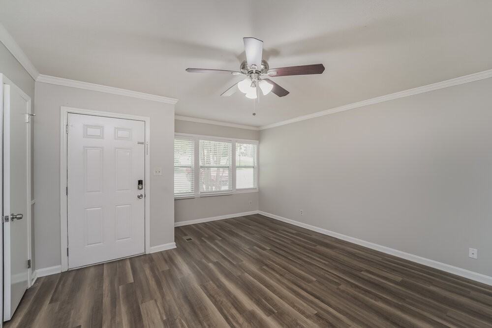 2413 Dora Dr - Photo 5 of 16