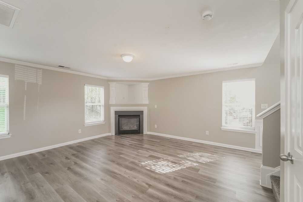 3910 Hunter Hill Ln - Photo 5 of 17