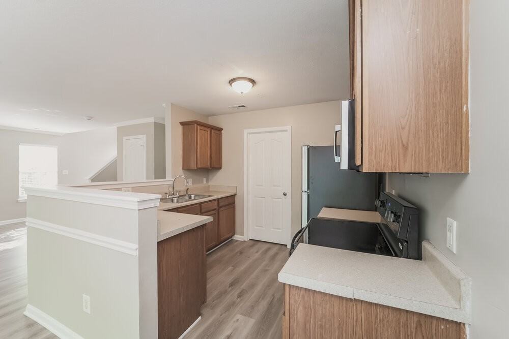 3910 Hunter Hill Ln - Photo 7 of 17