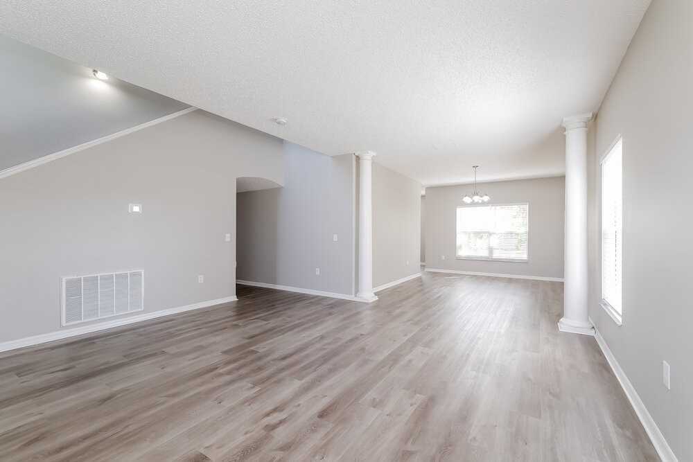 4450 Maple Chase Trl - Photo 4 of 17