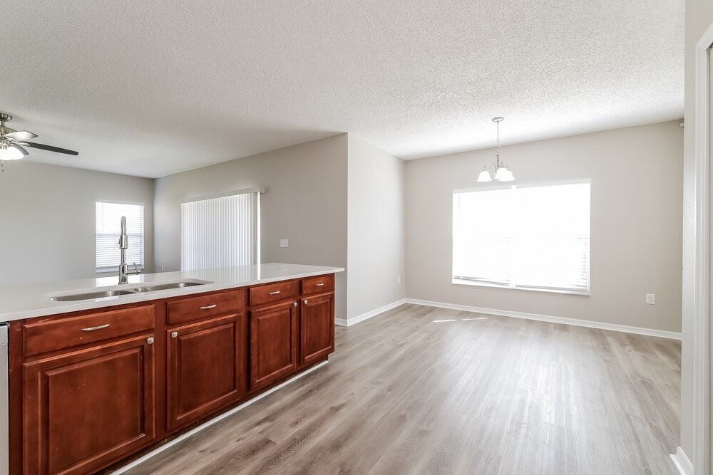 4450 Maple Chase Trl - Photo 7 of 17