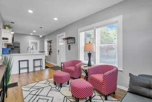 745 Sullivant Ave - Photo 1 of 1