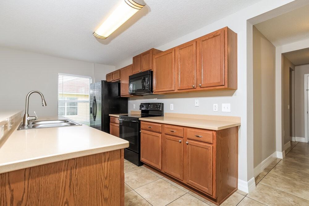 4505 Barbados Loop - Photo 7 of 16