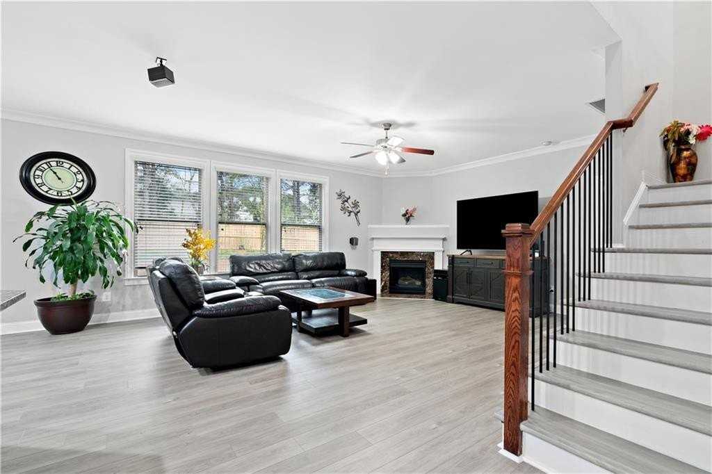 5370 Breckinridge Ln - Photo 7 of 41