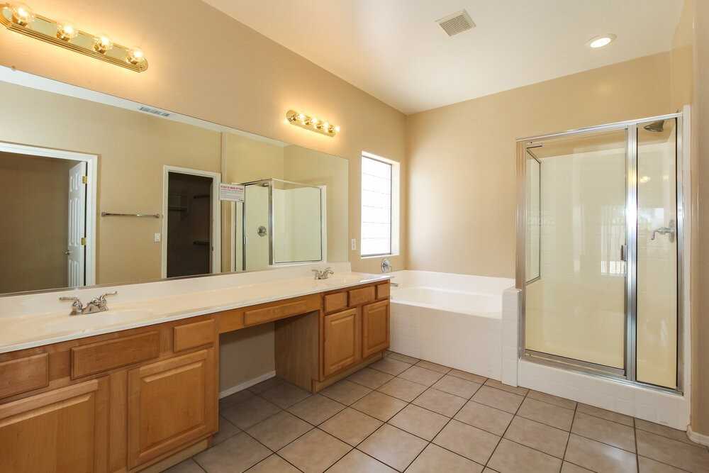 5245 W Bowker St - Photo 7 of 15